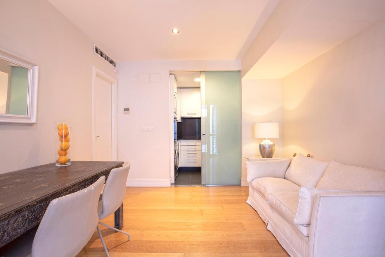 Acogedor Apartamento Junto A La Catedral By Rent Me Малага Экстерьер фото